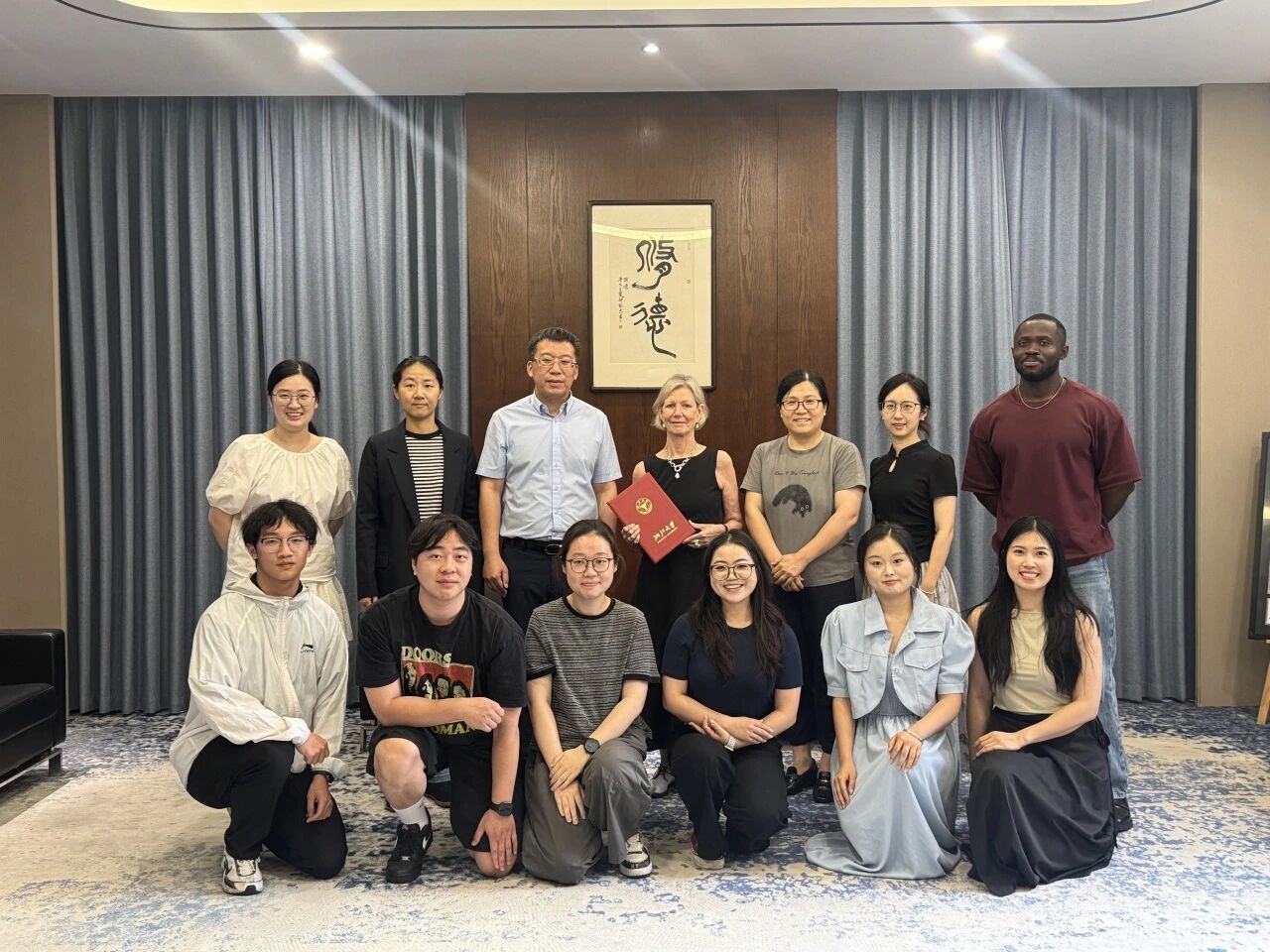 教院新闻丨“浙大欢迎您”仪式暨剑桥大学Susan Robe...